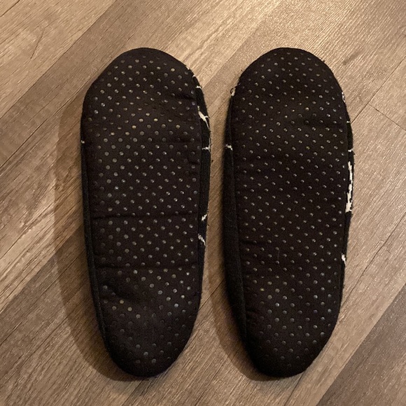 **LAST CHANCE!! FREE! Gift with Purchase! Halloween Spider Web Slippers - Picture 3 of 5